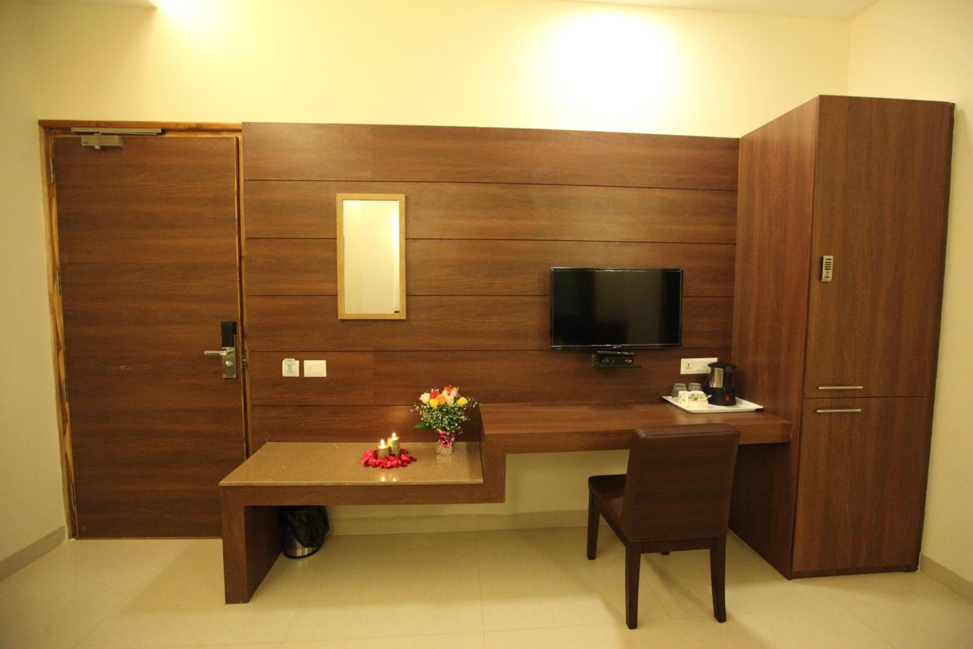 Hotel Golden Fern Patiala Ngoại thất bức ảnh